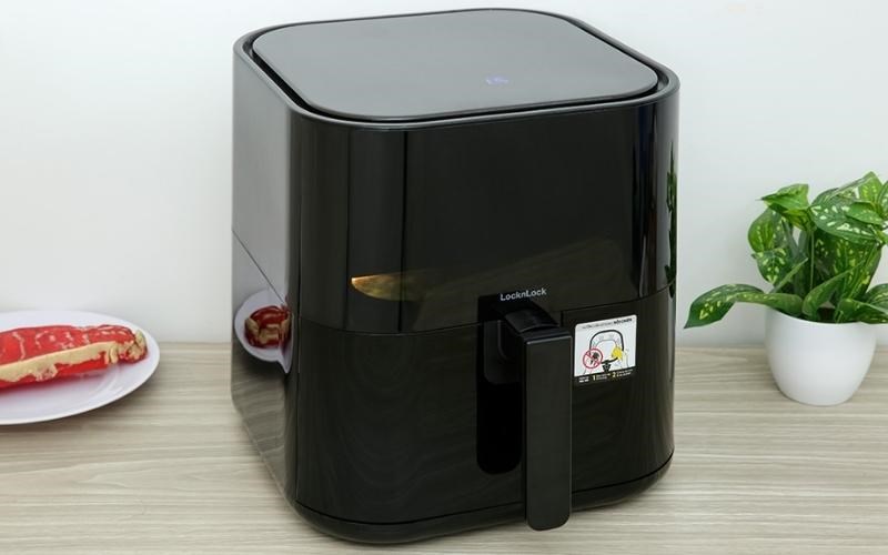 Nồi chi&ecirc;n kh&ocirc;ng dầu Lock&Lock EJF996BLK 5.5 l&iacute;t