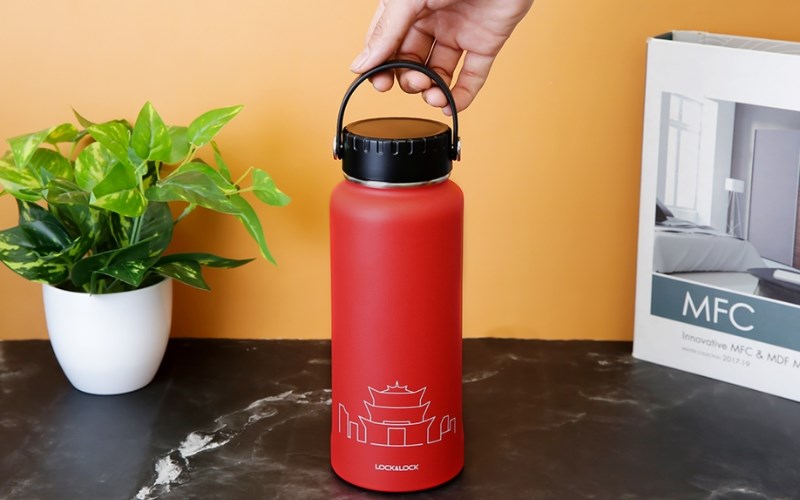 B&igrave;nh giữ nhiệt inox 897 ml Lock&Lock LHC4160RED