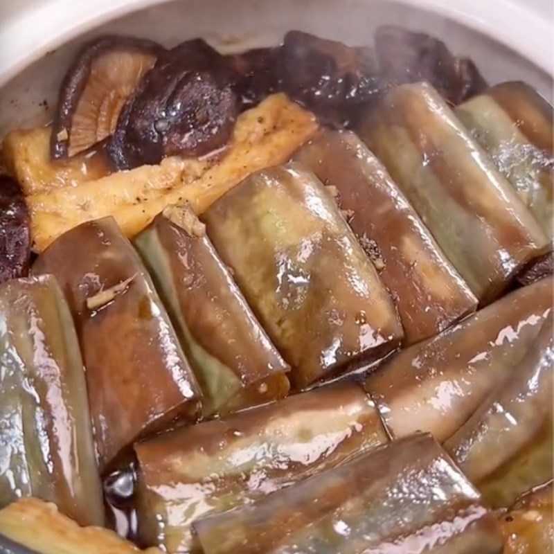 Bước 3 Cà tím kho tộ chay Cà tím kho tộ chay (Công thức được chia sẻ bởi Tiktok Bếp chay XANH)