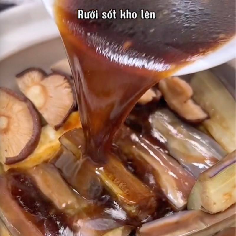 Bước 3 Cà tím kho tộ chay Cà tím kho tộ chay (Công thức được chia sẻ bởi Tiktok Bếp chay XANH)