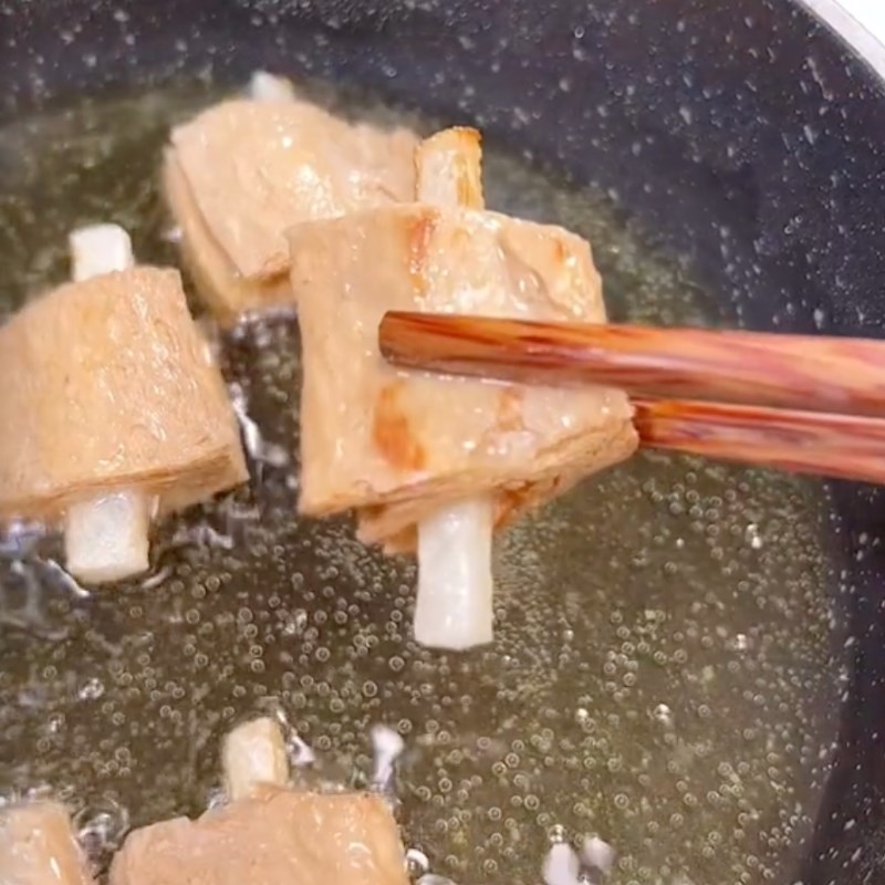 Bước 2 Chiên sơ sườn non chay Sườn chay xào chua ngọt với ớt chuông