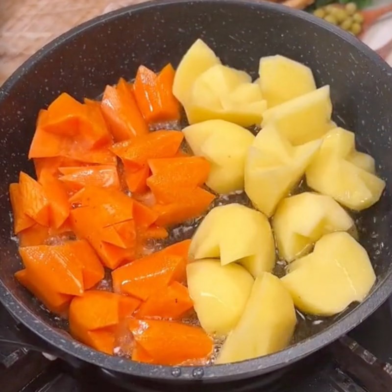 Bước 3 Chiên vàng sườn non chay Sườn chay nấu đậu