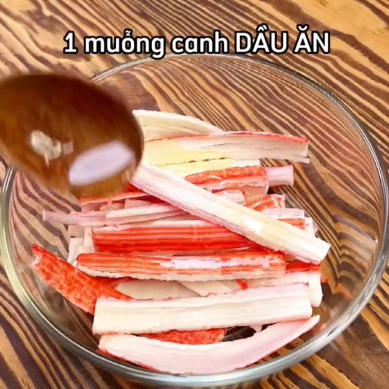 Bước 1 Chuẩn bị nguyên liệu Thanh cua chiên giòn (Công thức được chia sẻ từ Tiktok Vào bếp cùng Điện máy XANH)