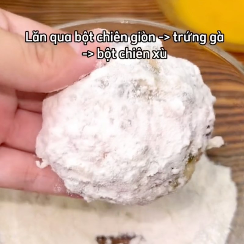 Bước 4 Lăn bột Bánh tôm khoai tây chiên giòn (Công thức được chia sẻ bởi Tiktok Vào bếp cùng Điện máy XANH)