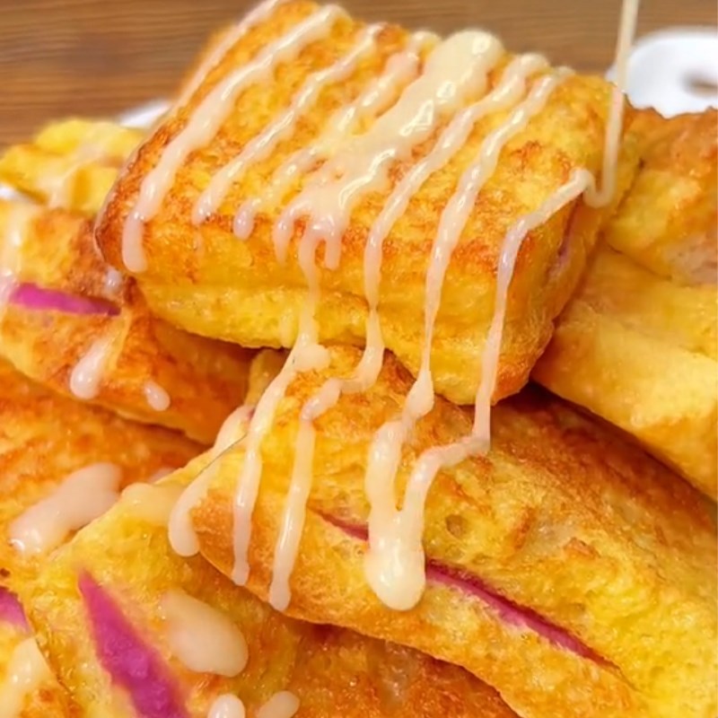 Bước 4 Nướng bánh Sandwich sữa chua khoai môn (Công thức được chia sẻ từ Tiktok Vào bếp cùng Điện máy XANH)