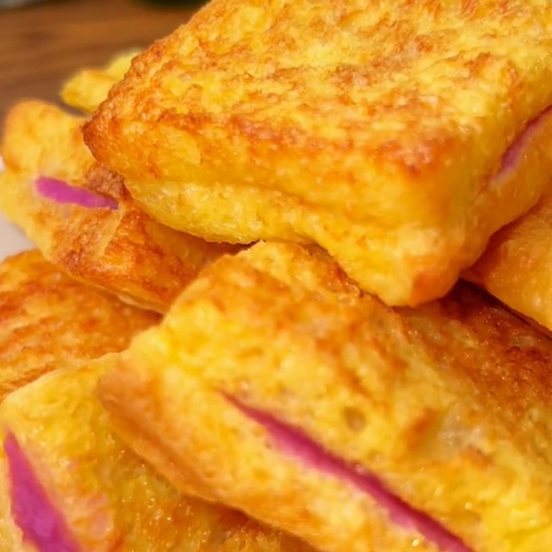 Bước 4 Nướng bánh Sandwich sữa chua khoai môn (Công thức được chia sẻ từ Tiktok Vào bếp cùng Điện máy XANH)