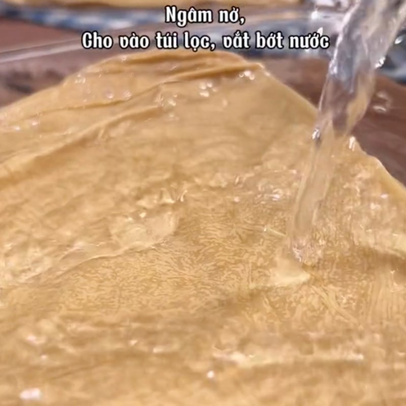 Bước 1 Sơ chế nguyên liệu Cá chay hấp cuốn bánh tráng (Công thức được chia sẻ bởi Tiktok Bếp chay XANH)