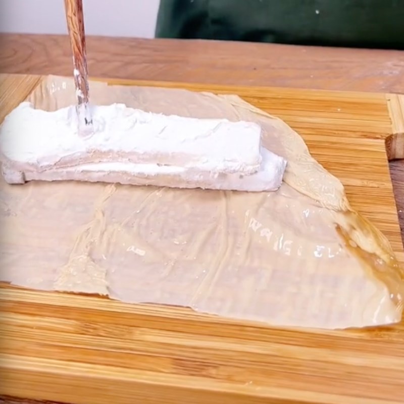 Bước 2 Tàu hũ ky cuộn nấm Tàu hũ ky kho gừng