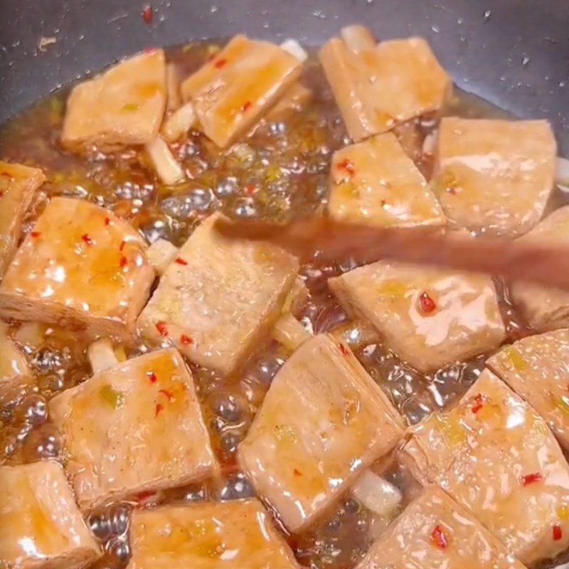 Bước 3 Xào sườn non chay chua ngọt Sườn chay xào chua ngọt với ớt chuông