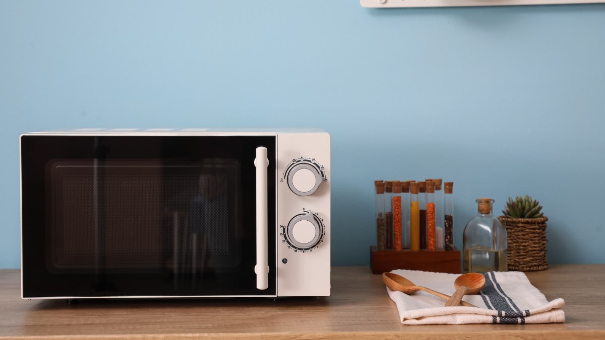 giấy bạc có dùng được trong lò vi sóng