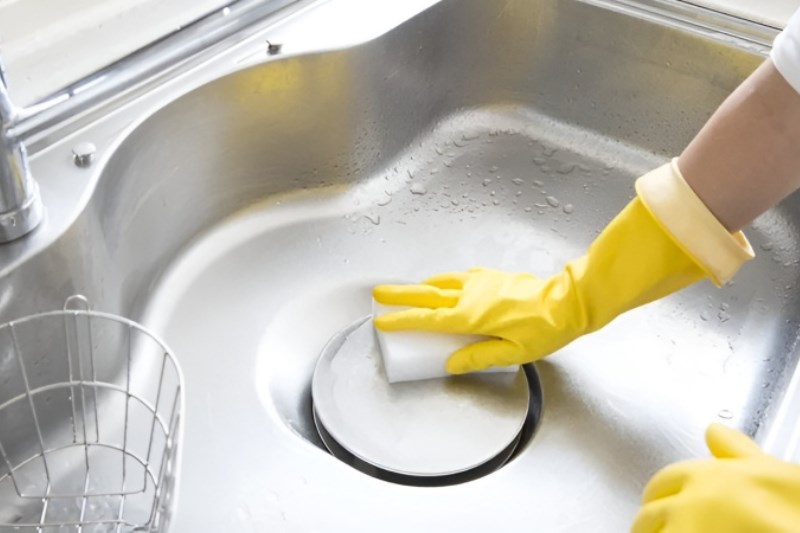 C&aacute;ch khử m&ugrave;i bồn rửa ch&eacute;n