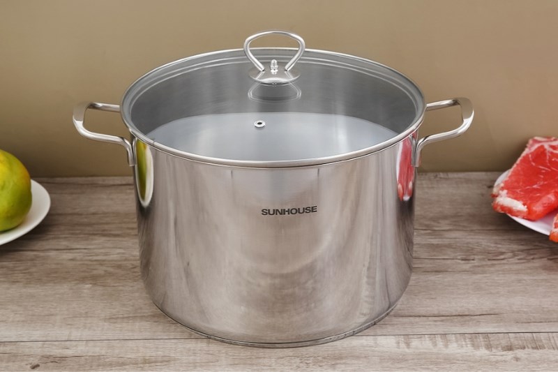 Nồi luộc g&agrave; inox 3 đ&aacute;y nắp k&iacute;nh 28 cm Sunhouse SH28LG