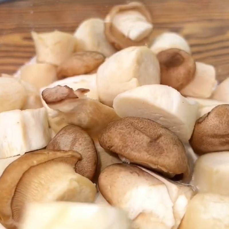 Bước 2 Chiên nấm Nấm chiên giòn sốt trứng muối (Công thức được chia sẻ từ Tiktok Vào bếp cùng Điện máy XANH)