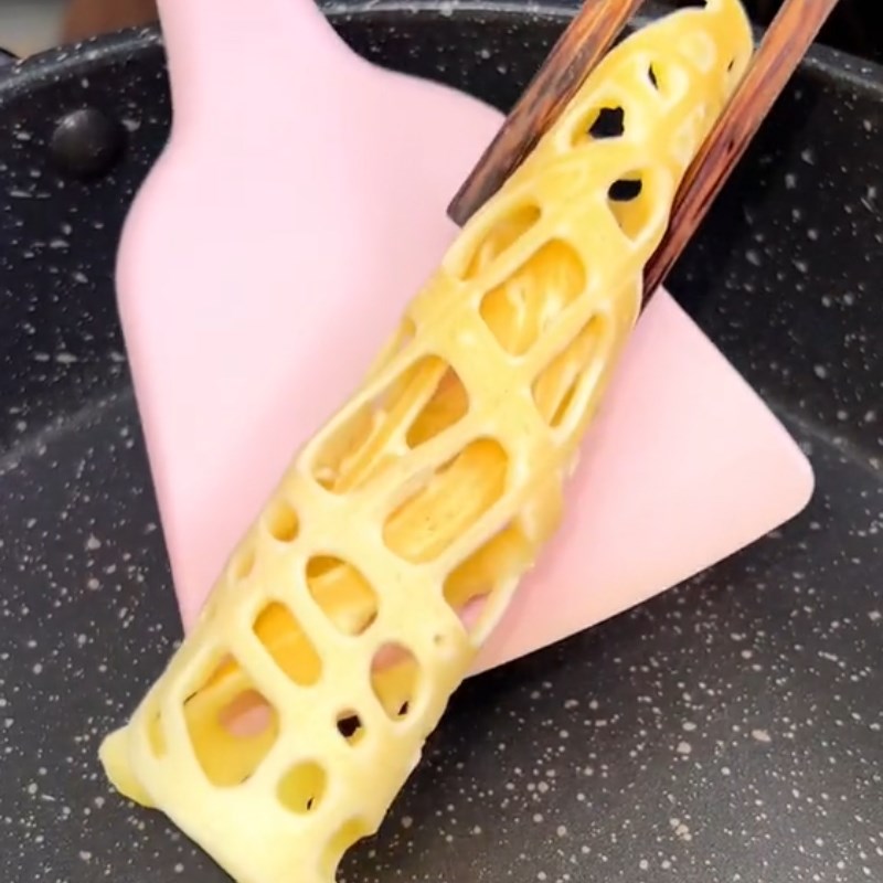 Bước 2 Làm bánh Bánh trứng cuộn (Công thức được chia sẻ từ Tiktok Vào bếp cùng Điện máy XANH)