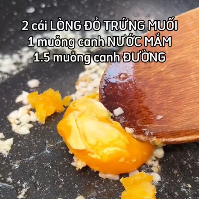 Bước 3 Làm sốt Nấm chiên giòn sốt trứng muối (Công thức được chia sẻ từ Tiktok Vào bếp cùng Điện máy XANH)