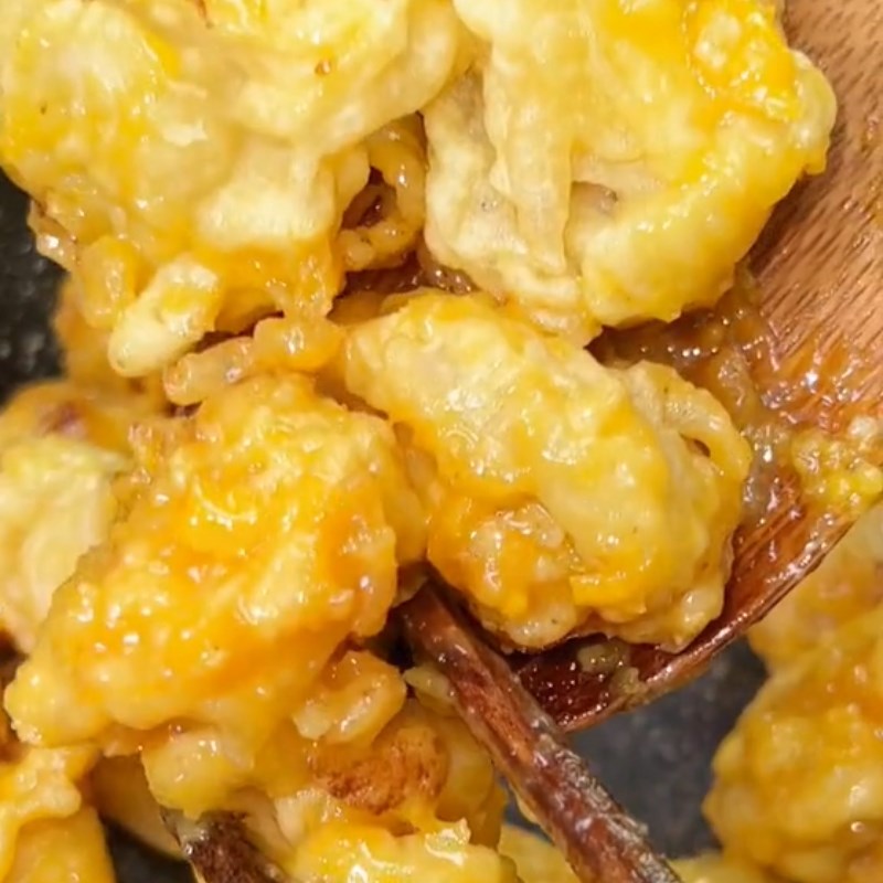 Bước 3 Làm sốt Nấm chiên giòn sốt trứng muối (Công thức được chia sẻ từ Tiktok Vào bếp cùng Điện máy XANH)