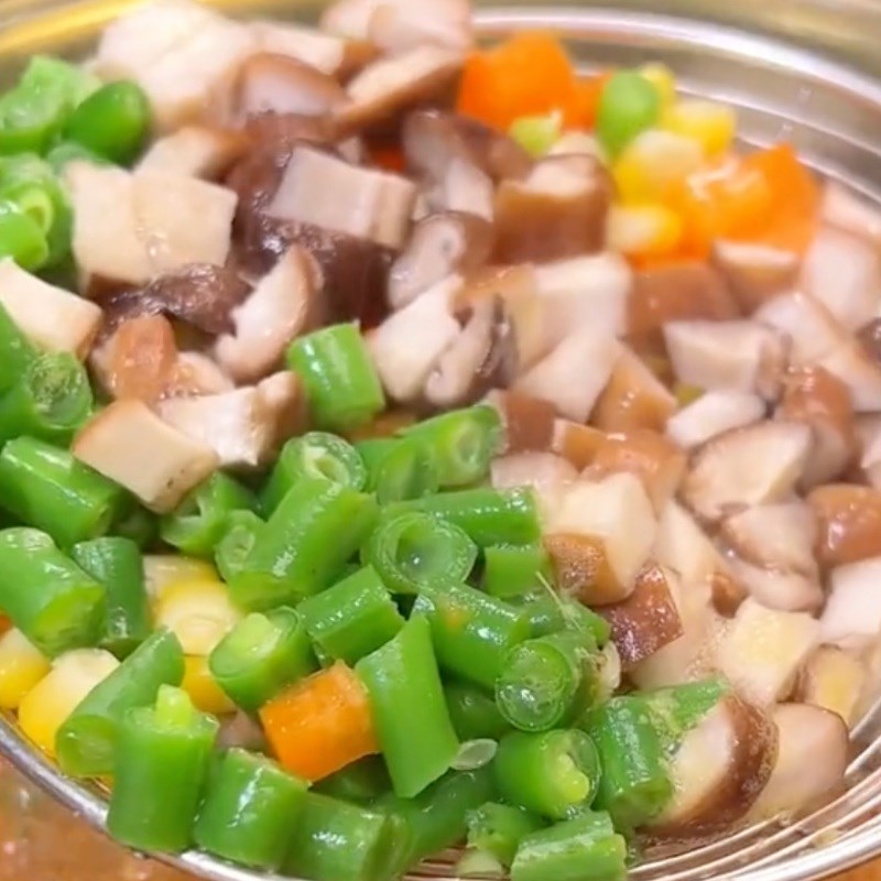 Bước 2 Luộc nguyên liệu và xay cải bó xôi Cơm chiên nấm đông cô