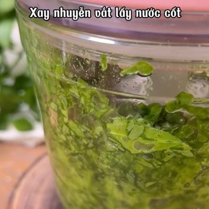 Bước 2 Luộc nguyên liệu và xay cải bó xôi Cơm chiên nấm đông cô