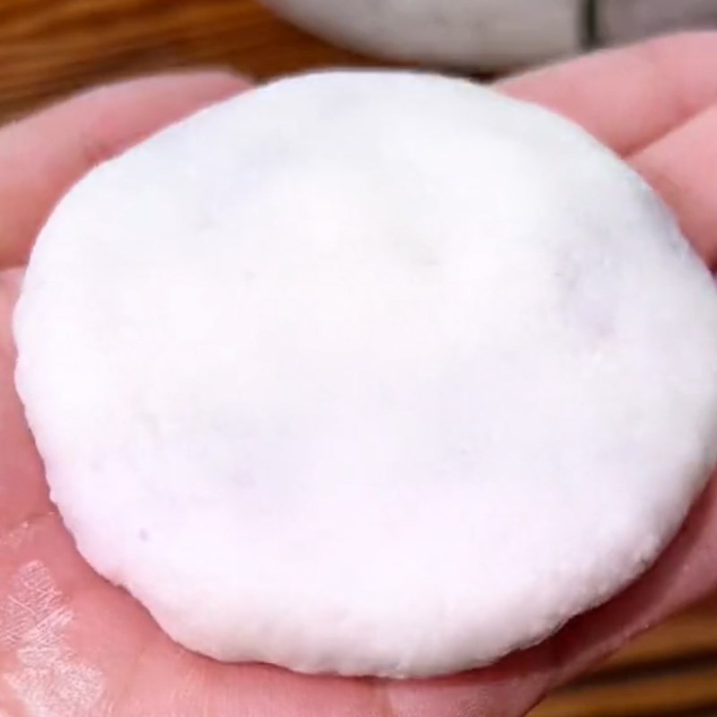 Bước 3 Nặn bánh Bánh nếp khoai môn (Công thức được chia sẻ từ Tiktok Vào bếp cùng Điện máy XANH)