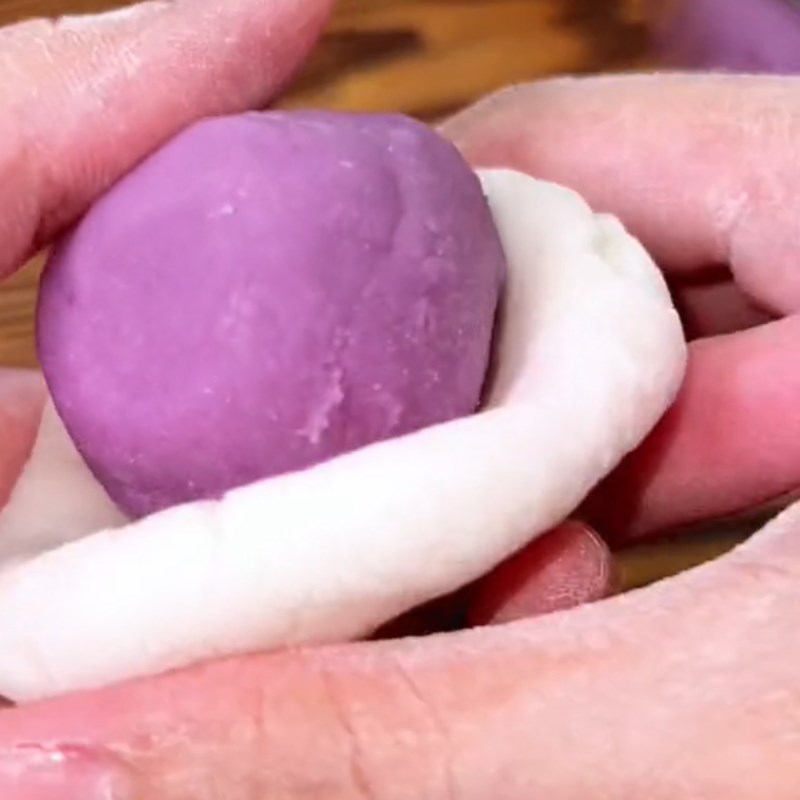 Bước 3 Nặn bánh Bánh nếp khoai môn (Công thức được chia sẻ từ Tiktok Vào bếp cùng Điện máy XANH)