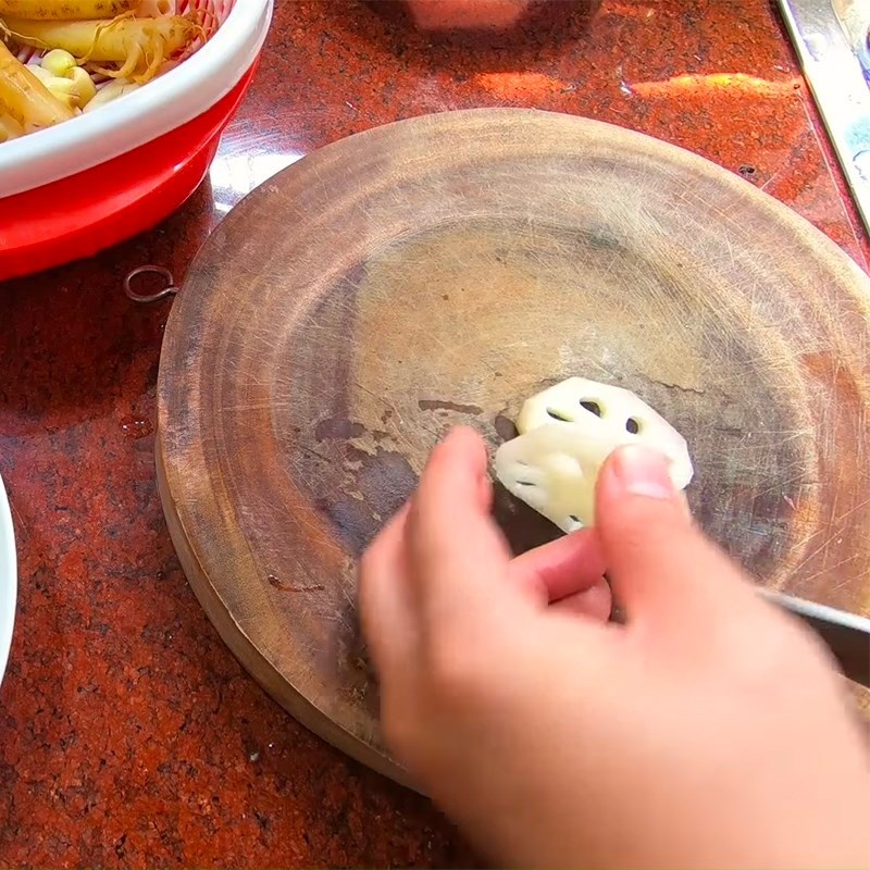 Bước 1 Sơ chế nguyên liệu Bánh hạt sen chiên giòn (Công thức được chia sẻ bởi Tiktok Bếp chay XANH)