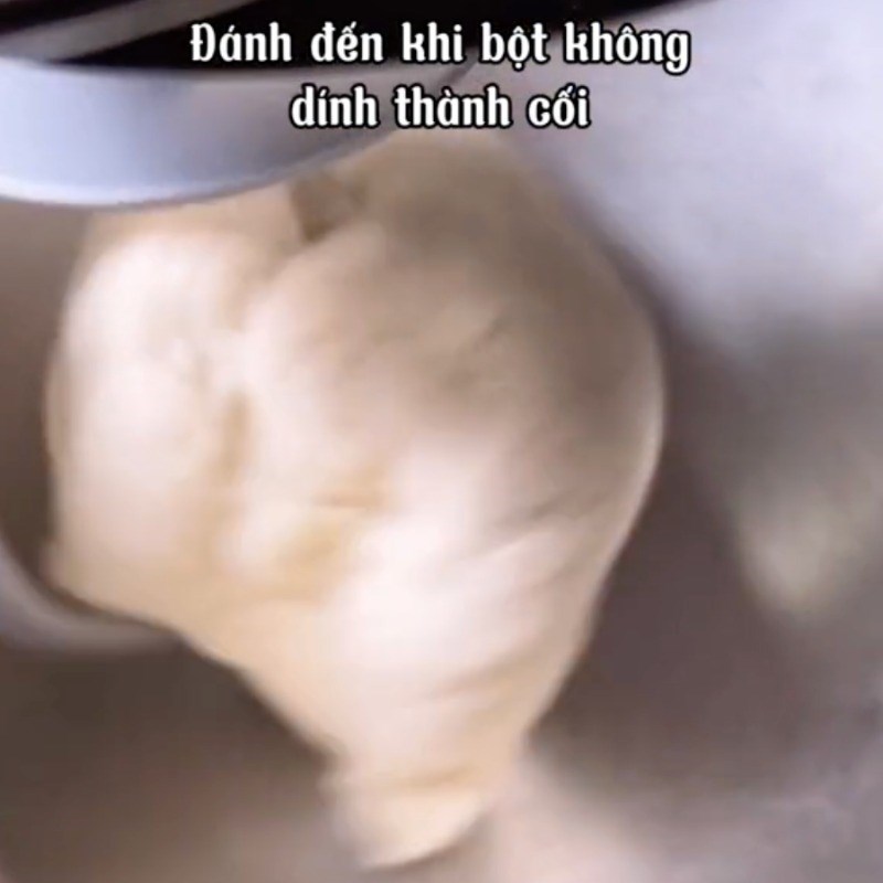 Bước 2 Trộn và nhồi bột Bánh pizza nấm mỡ chay