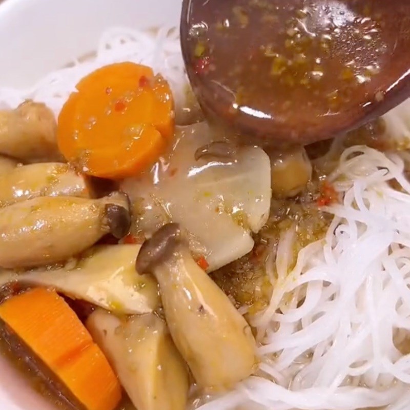 Bước 4 Hoàn thành Hủ tiếu sa tế chay (Công thức được chia sẻ bởi Tiktok Bếp chay XANH)