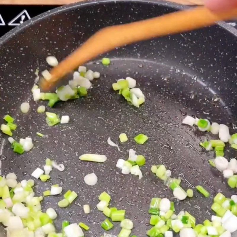 Bước 2 Xào nguyên liệu Bánh mì hấp chay rau củ