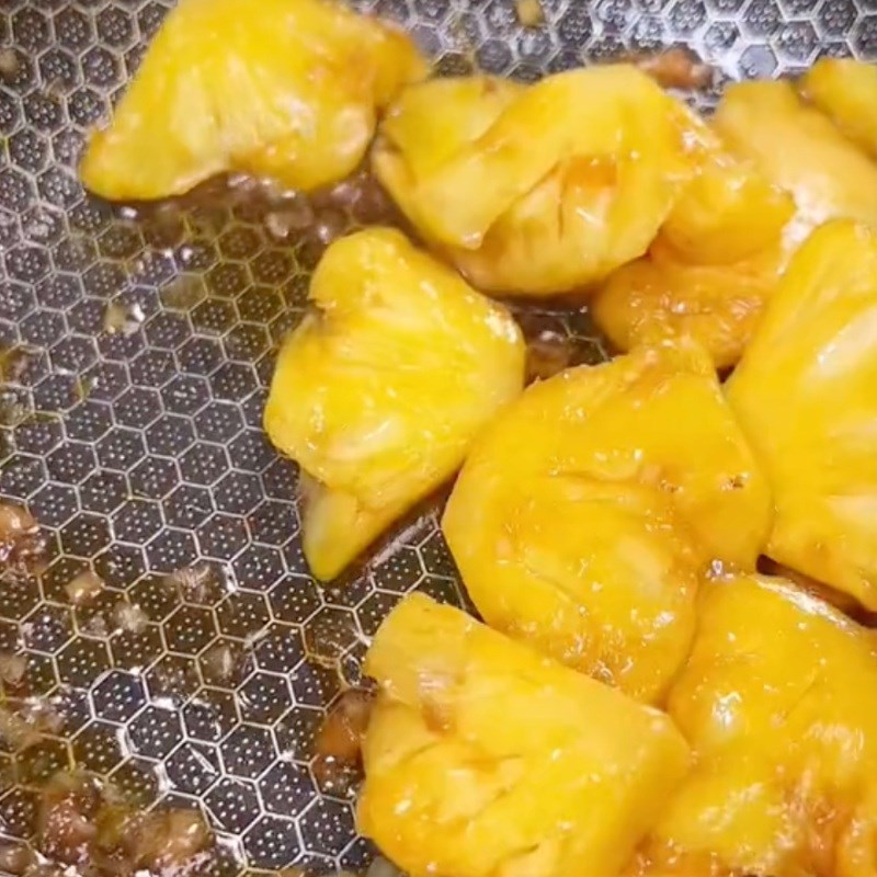 Bước 3 Xào thơm Nấm đông cô kho thơm (Công thức được chia sẻ bởi Tiktok Bếp chay XANH)