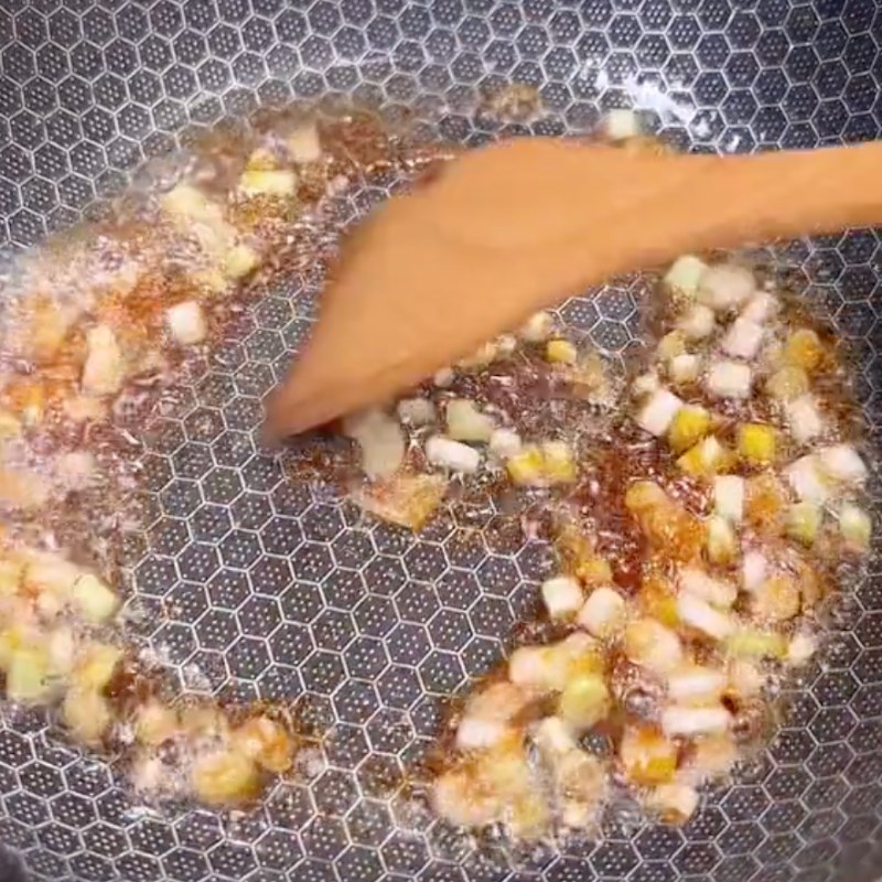 Bước 3 Xào thơm Nấm đông cô kho thơm (Công thức được chia sẻ bởi Tiktok Bếp chay XANH)