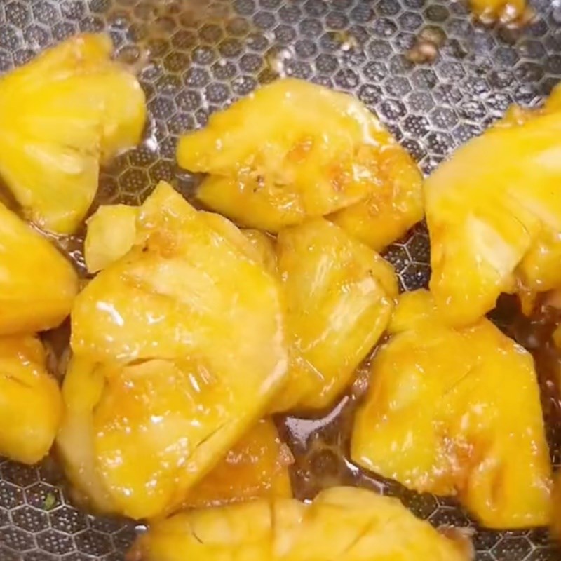 Bước 3 Xào thơm Nấm đông cô kho thơm (Công thức được chia sẻ bởi Tiktok Bếp chay XANH)