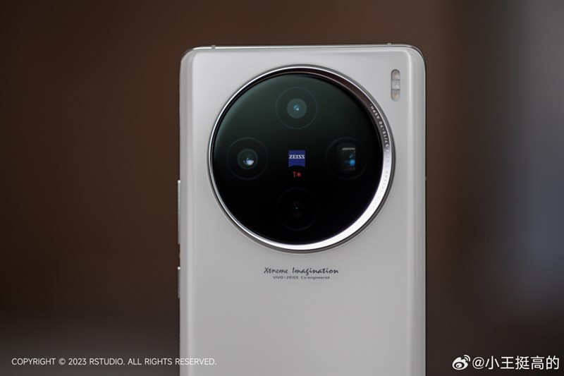 X100 có chip hình ảnh V3 độc quyền Vivo để gia tăng chất lượng hình ảnh, quay video 4K X100 có chip hình ảnh V3 độc quyền Vivo để gia tăng chất lượng hình ảnh, quay video 4K