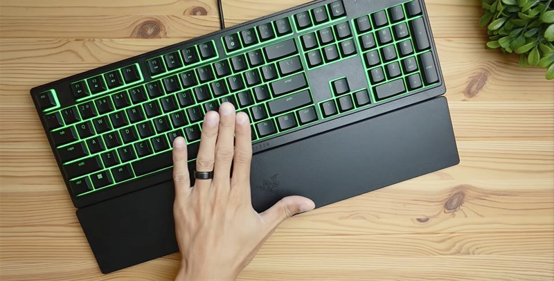 Razer Ornata V3 X sử dụng keycap ABS mịn và được khắc lazer đẹp mắt Razer Ornata V3 X sử dụng keycap ABS mịn và được khắc lazer đẹp mắt