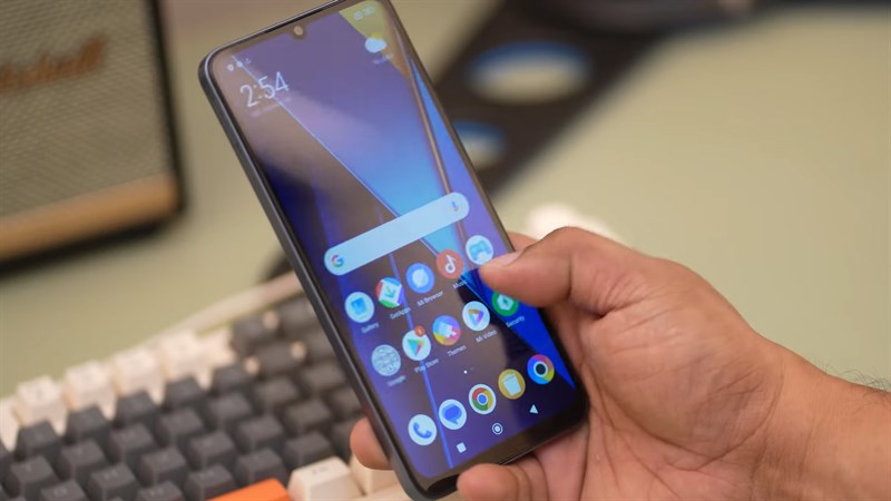 POCO C75 vẫn sẽ được trang bị RAM cơ bản 8 GB và bộ nhớ trong 64 GB