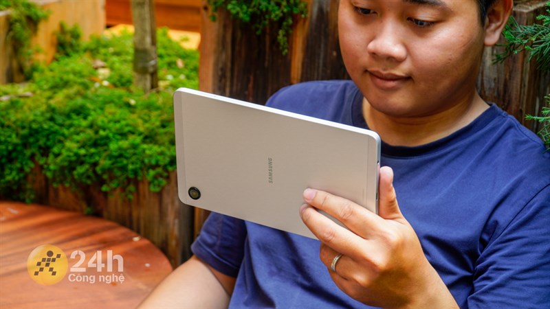 Dù không được trang bị bút S Pen lẫn bàn phím kiêm bao da nhưng mình vẫn có thể sử dụng Galaxy Tab A9 rất tốt