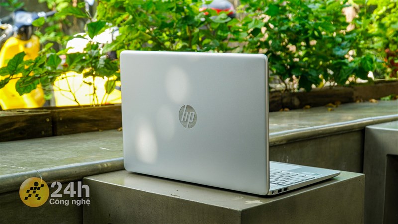 HP 15s fq5229TU có thời lượng pin ở mức khá ổn.
