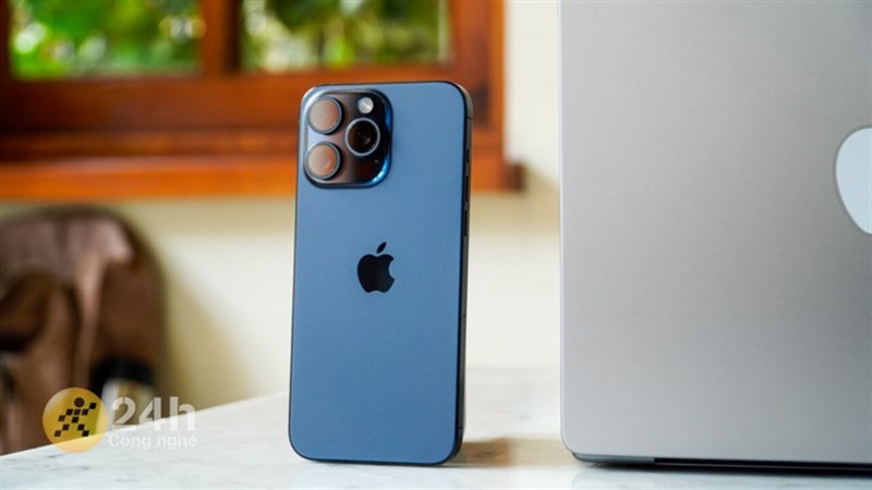Bắt đáy ưu đãi: Điện thoại cao cấp Apple, Samsung, realme giảm đến 13 triệu