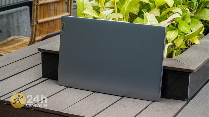 Lenovo Ideapad Slim 3 15IAH8 sở hữu chất lượng hoàn thiện rất tốt. Lenovo Ideapad Slim 3 15IAH8 sở hữu chất lượng hoàn thiện rất tốt.