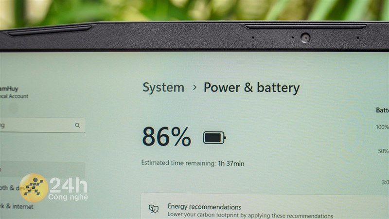 MSI Katana GF66 12UCK có thể hoạt động hơn 3 giờ với các tác vụ sử dụng cơ bản MSI Katana GF66 12UCK có thể hoạt động hơn 3 giờ với các tác vụ sử dụng cơ bản