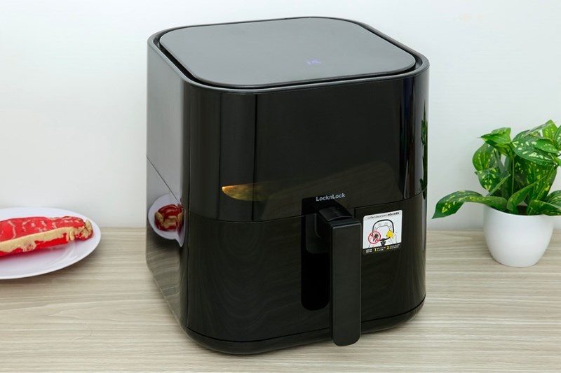 Nồi chi&ecirc;n kh&ocirc;ng dầu Lock&Lock EJF996BLK 5.5 l&iacute;t