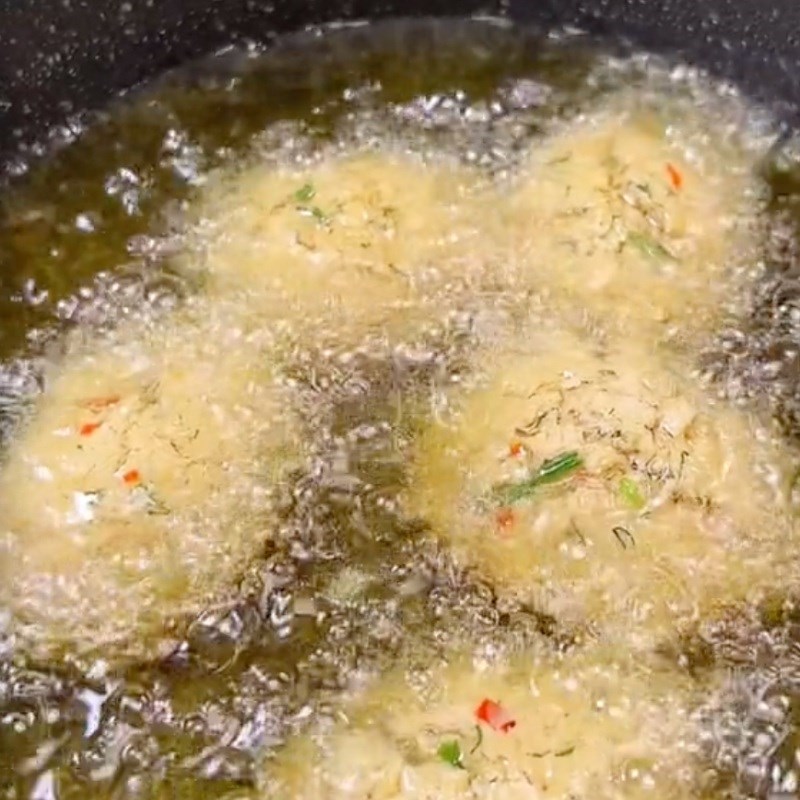 Bước 5 Chiên chả chay Bún mọc chay dọc mùng (Công thực được chia sẻ bởi Tiktok Bếp chay XANH)