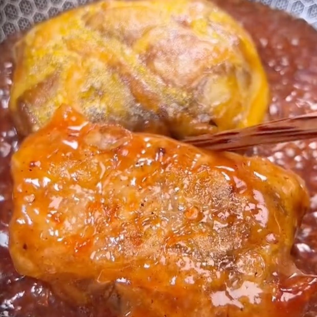 Bước 7 Chiên gà chay cuộn nấm thấm xốt Gà chay cuộn nấm bào ngư