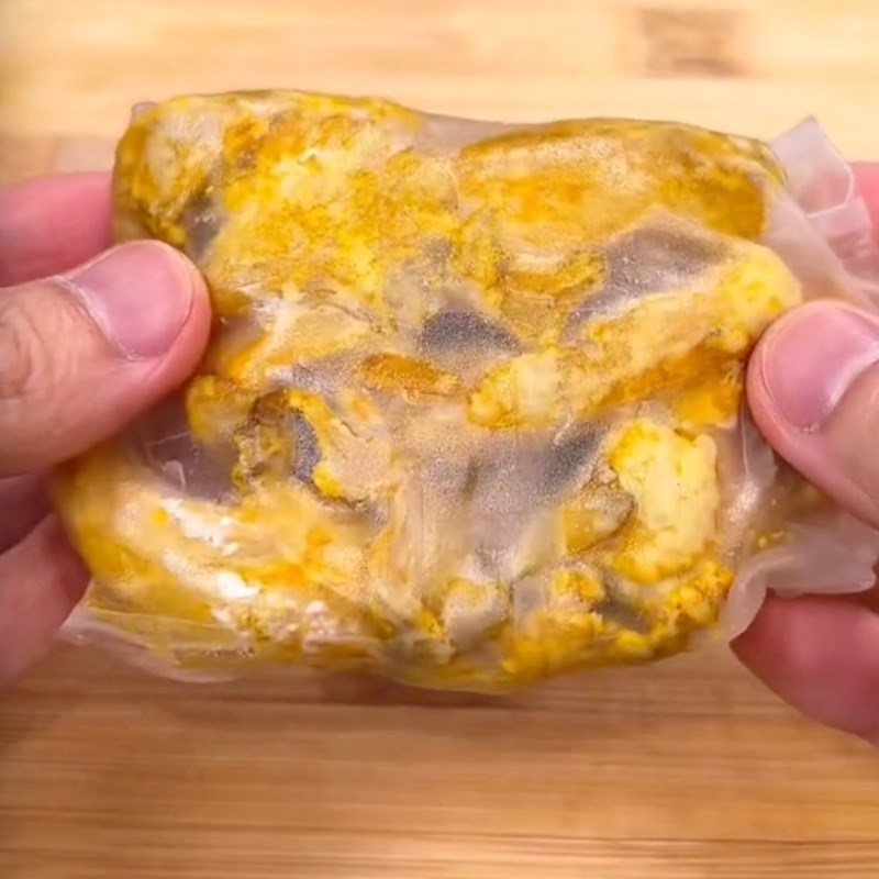 Bước 4 Tạo hình Gà chay cuộn nấm bào ngư