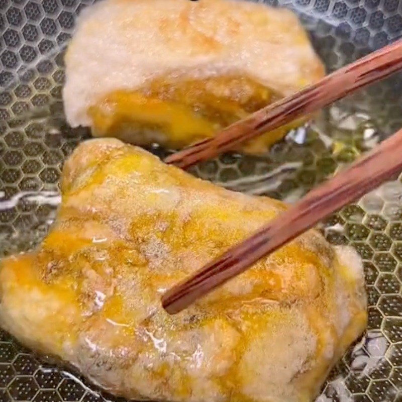 Bước 5 Chiên gà chay Gà chay cuộn nấm bào ngư