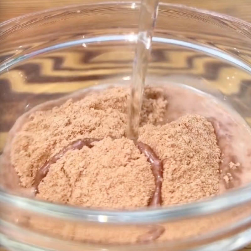 Bước 1 Khuấy tan bột milo Bánh cacao socola (Công thức được chia sẻ bởi Tiktok Vào bếp cùng Điện máy XANH)