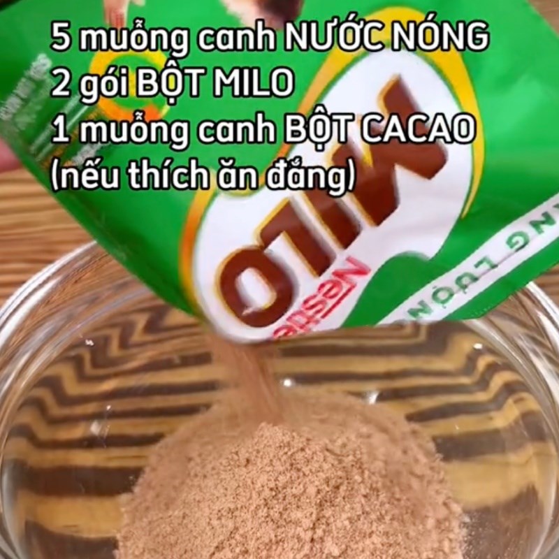 Bước 1 Khuấy tan bột milo Bánh cacao socola (Công thức được chia sẻ bởi Tiktok Vào bếp cùng Điện máy XANH)