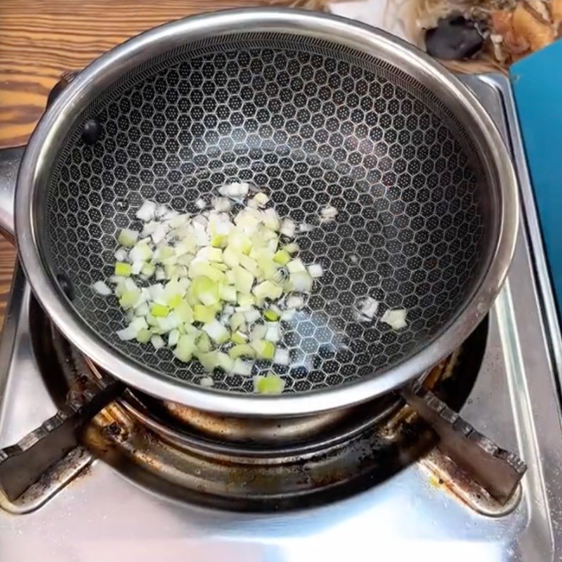 Bước 5 Làm xốt cay Hoành thánh hấp chay xốt cay