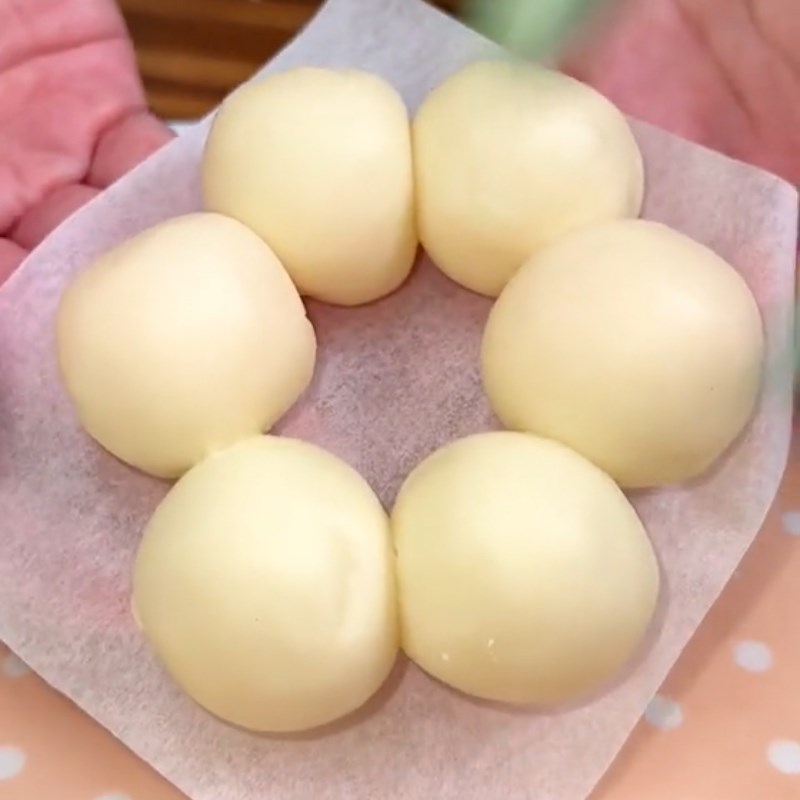 Bước 3 Nặn bánh Bánh mochi donut (Công thức được chia sẻ từ Tiktok vào bếp cùng Điện máy XANH)