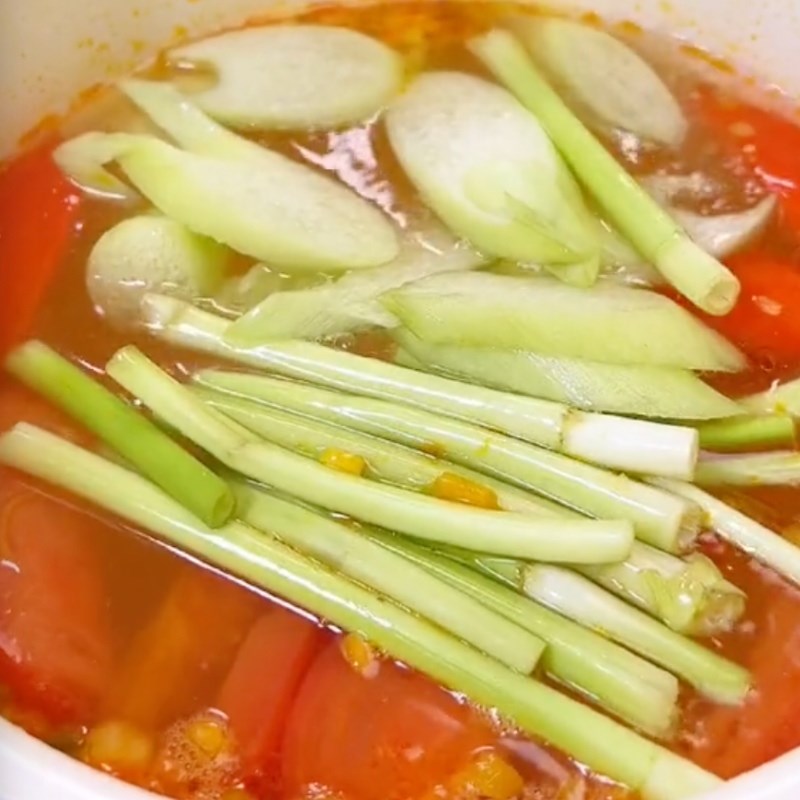 Bước 6 Nấu nước dùng Bún mọc chay dọc mùng (Công thực được chia sẻ bởi Tiktok Bếp chay XANH)