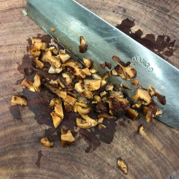 Bước 1 Sơ chế nguyên liệu Hoành thánh hấp chay xốt cay